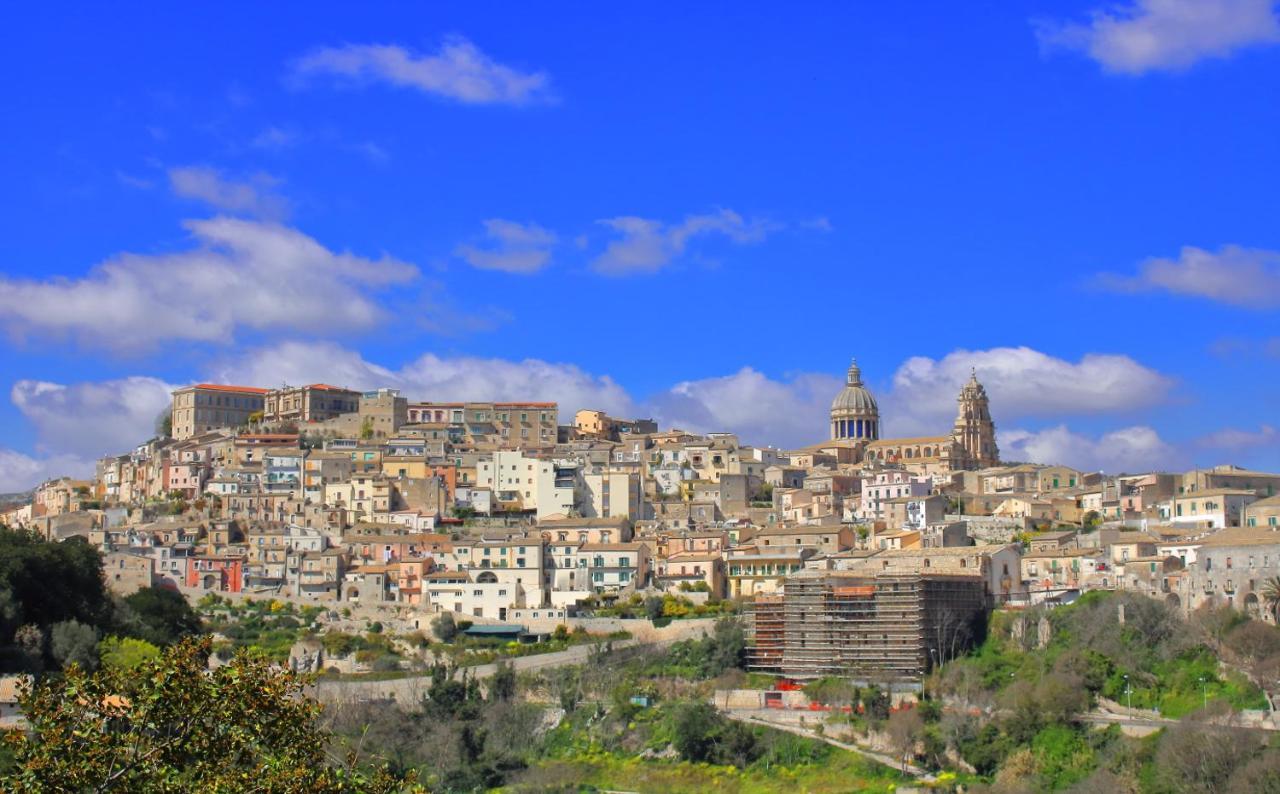 Terrazza Torrenuova Apartment Ragusa Bagian luar foto